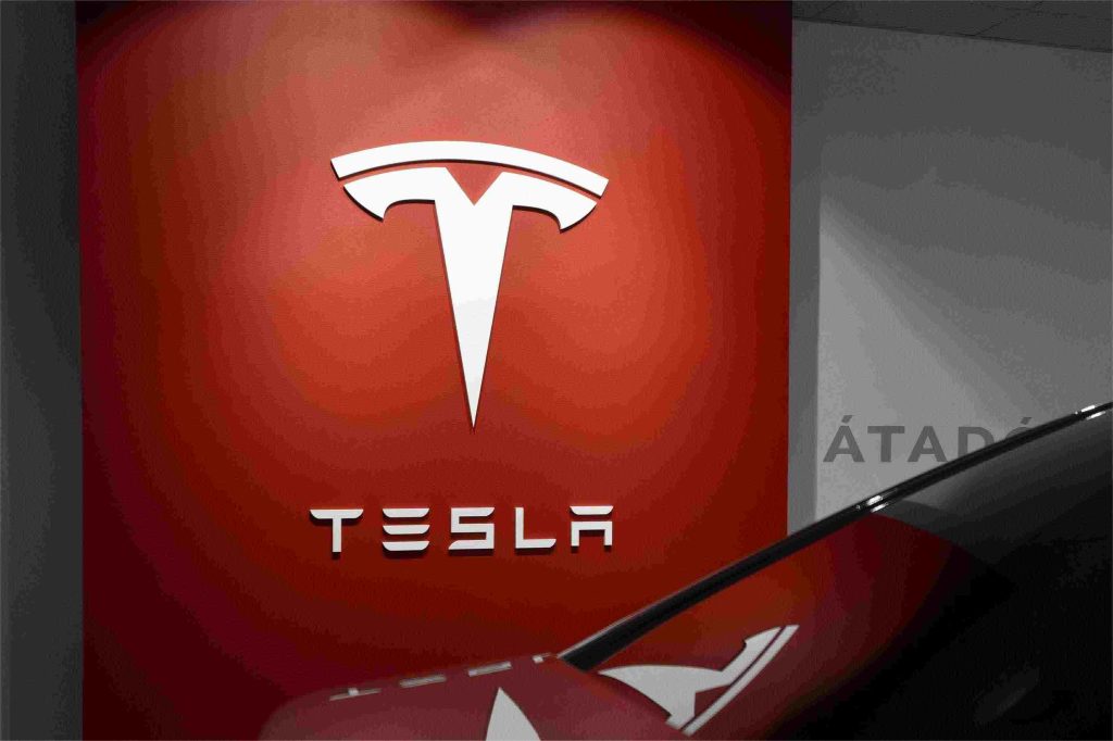 Questions surrounding the lifespan of a Tesla battery in the Australian context have taken center stage. Let's embrace the future with clarity, confidence, and a deeper understanding of the remarkable longevity exhibited by Tesla batteries through this article.